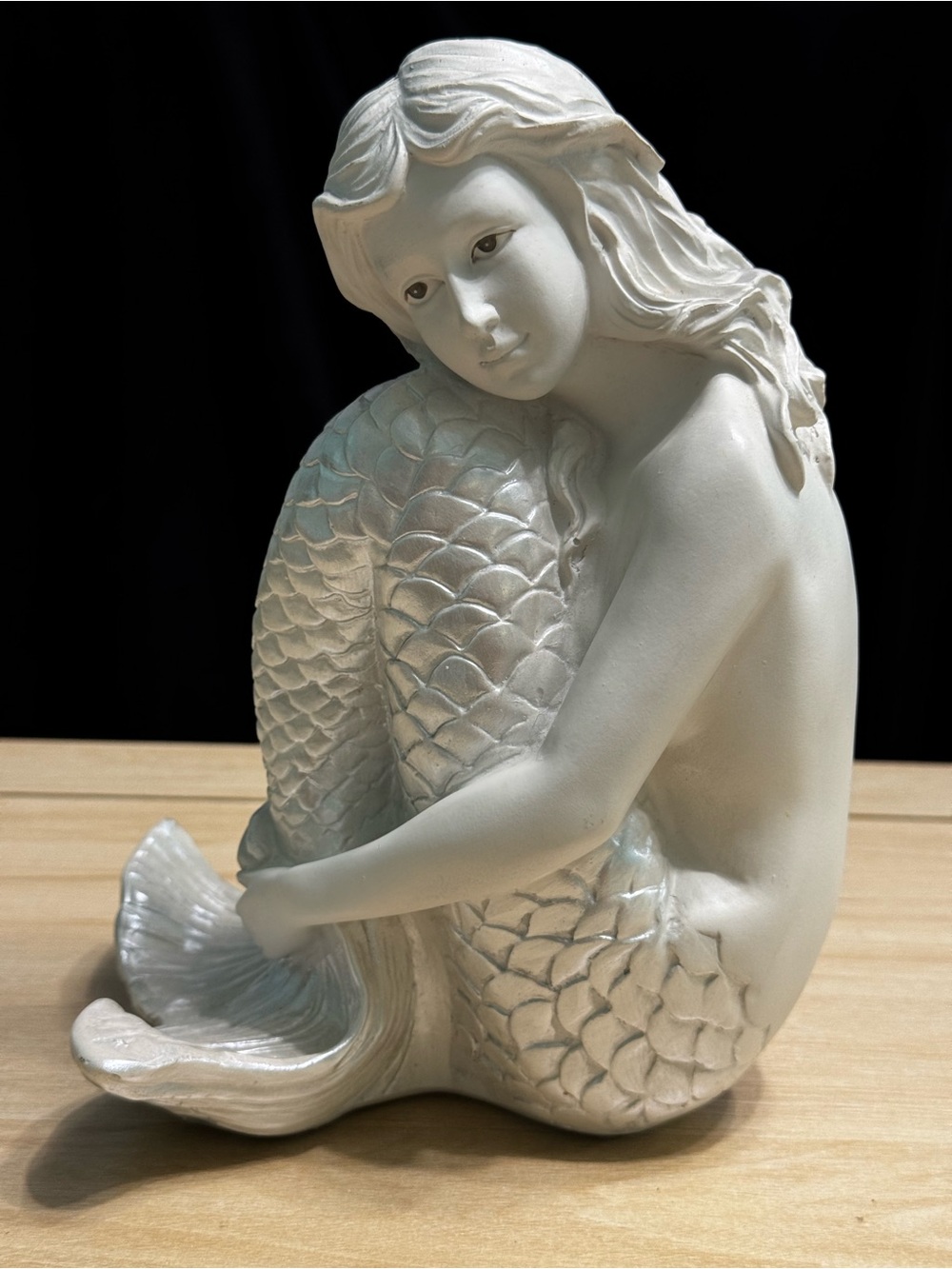 🧜🏼♀️ Beautiful Pearl White Mermaid Figurine - Home Art Decor